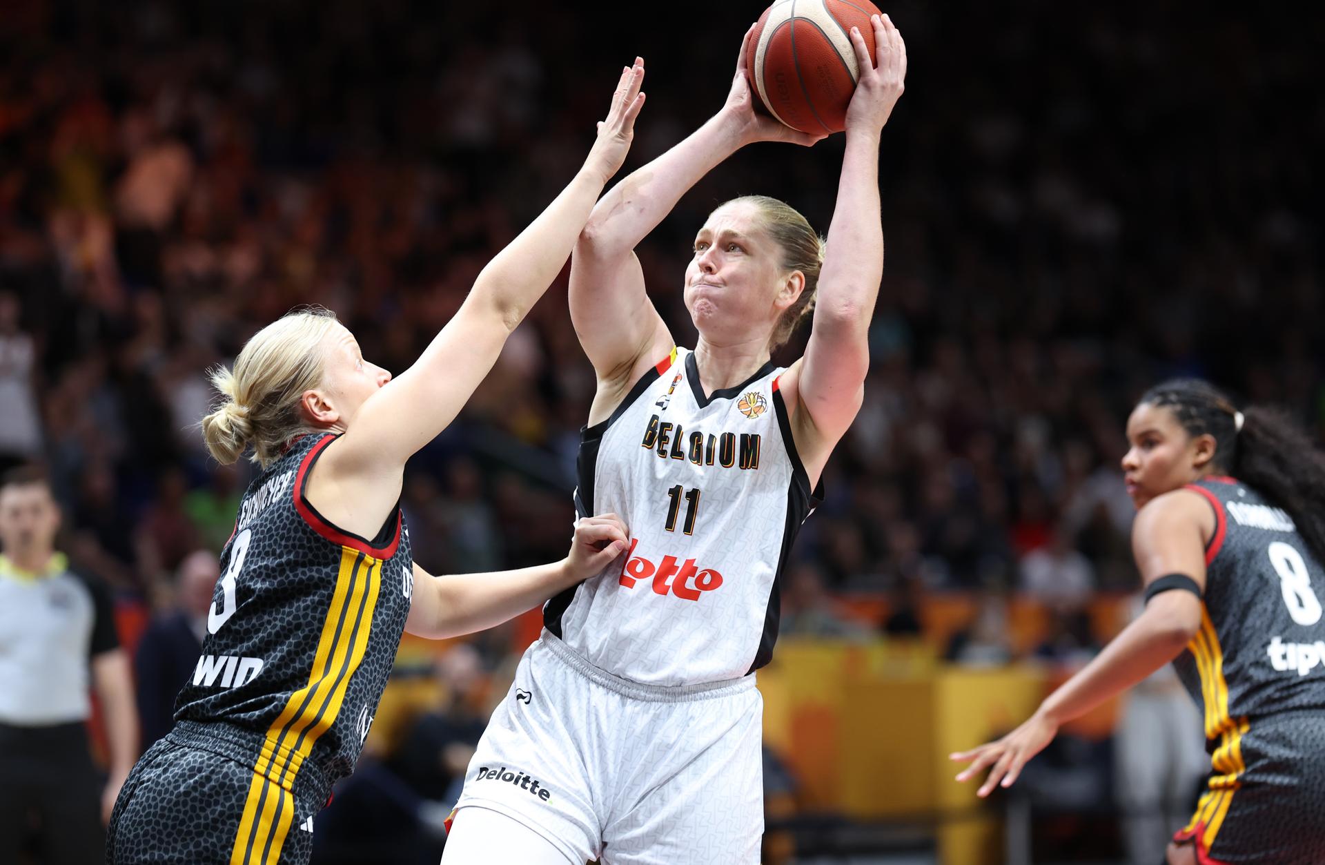 Belgium's Emma Meesseman fights for the ball during a basketball game between Germany and Belgium national team Belgian Cats, a quarter final  game at the FIBA Women's Basketball World Cup, on Thursday 10 September 2026, in Berlin, Germany. The FIBA Women's Basketball World Cup takes place in Berlin from 4 to 13 September 2026. BELGA PHOTO VIRGINIE LEFOUR