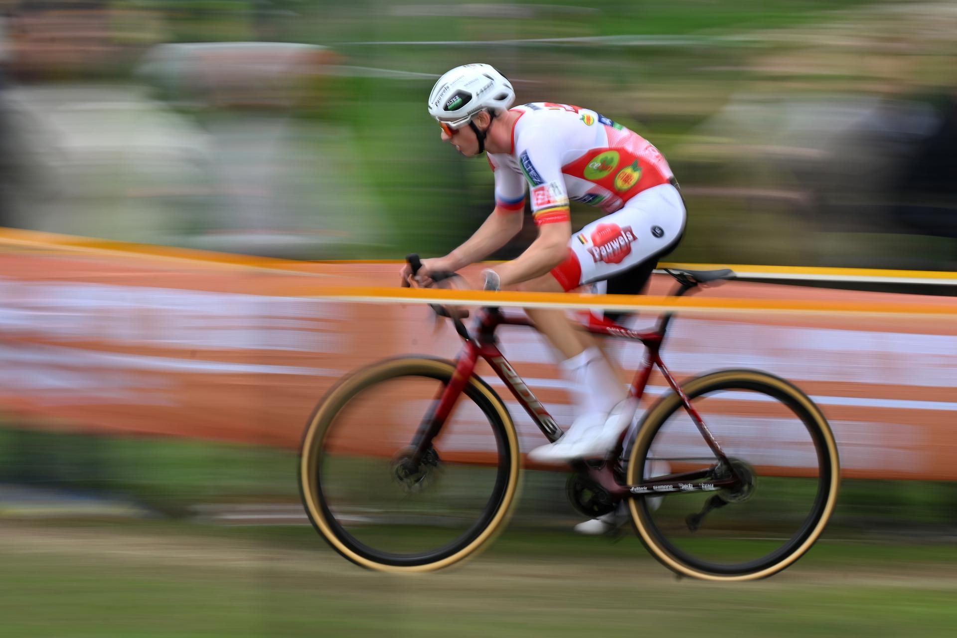 Belgian Michael Vanthourenhout pictured in action during the men elite race of the Cyclocross Ruddervoorde, Sunday 19 October 2025 in Ruddervoorde, stage 1 (out of 7) of the Superprestige cyclocross cycling competition. BELGA PHOTO LUC CLAESSEN