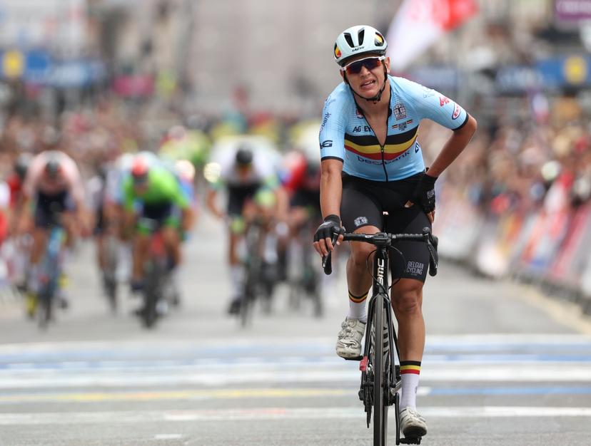 Belgian Steffen De Schuyteneer crosses the finish line at the men junior road race at the UCI World Championships Cycling, in Glasgow, Scotland, Saturday 05 August 2023. UCI organizes the worlds with all cycling disciplines, road cycling, indoor cycling, mountain bike, BMX racing, road paracycling and indoor paracycling, in Glasgow from 05 to 13 August. BELGA PHOTO DAVID PINTENS