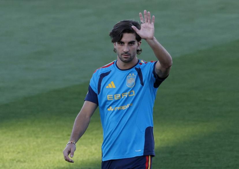 Spain's forward Ferran Torres waves as he takes part in a training session ahead of Spain's UEFA Nations League football match against England at the Ciudad del Futbol in Las Rozas, outside Madrid, on September 22, 2026.  Oscar DEL POZO / AFP