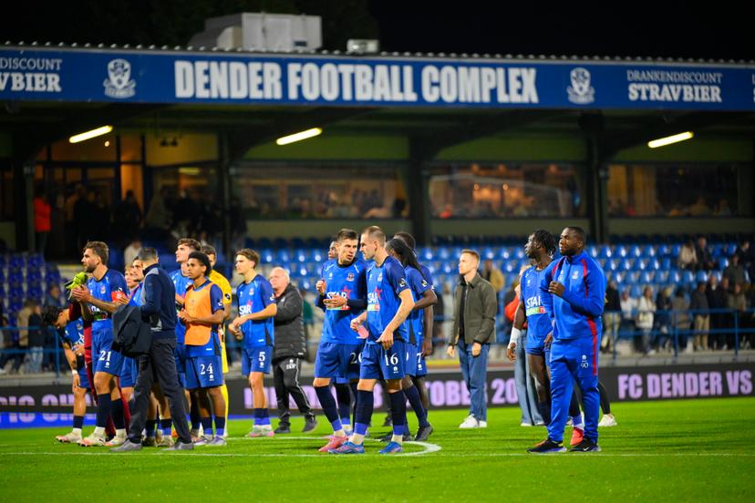 Dender's players react after a soccer match between FCV Dender EH and RAAL La Louviere, Sunday 28 September 2025 in Denderleeuw, on day 9 of the 2025-2026 'Jupiler Pro League' first division of the Belgian championship. BELGA PHOTO JOHN THYS