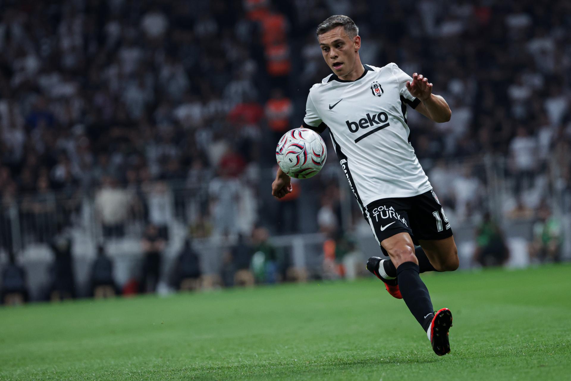 Belgian attacker Leandro Trossard of Besiktas pictured in action during a soccer game between Besiktas JK and Eyupspor, in the Turkish Süper Lig competition in Istanbul, Turkey on Sunday 16 August 2026. BELGA PHOTO BURAK BASTURK