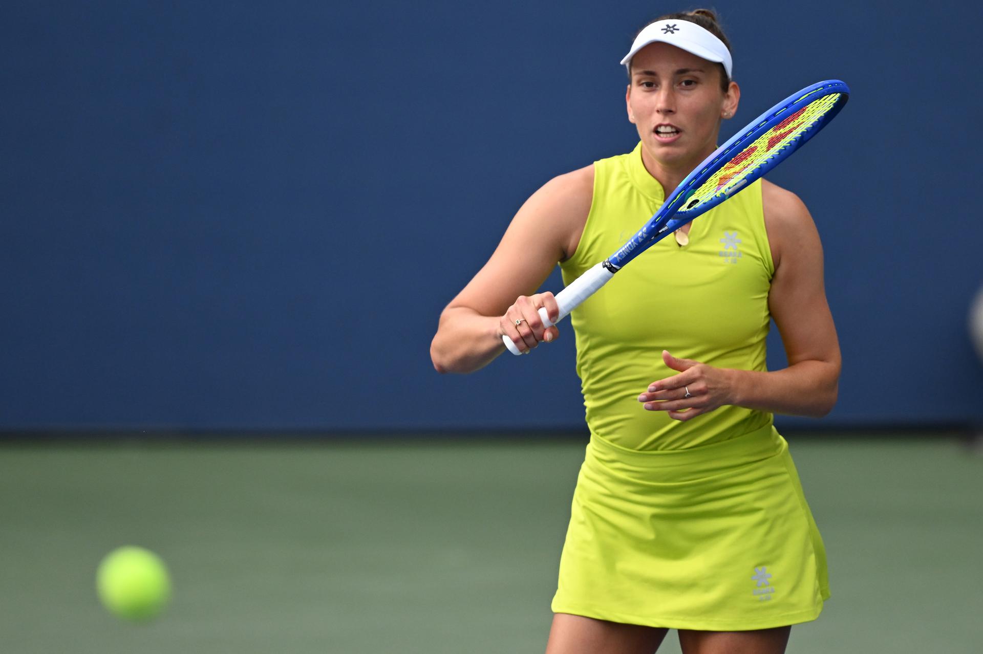 Belgian Elise Mertens (yellow) and Veronika Kudermetova (pink) pictured during a tennis match against Spanish-Argentinian pair Cavelle-Remers/Sierra, in the first round of the women's doubles of the 2025 US Open Grand Slam tennis tournament in New York City, USA, Thursday 28 August 2025. BELGA PHOTO TONY BEHAR