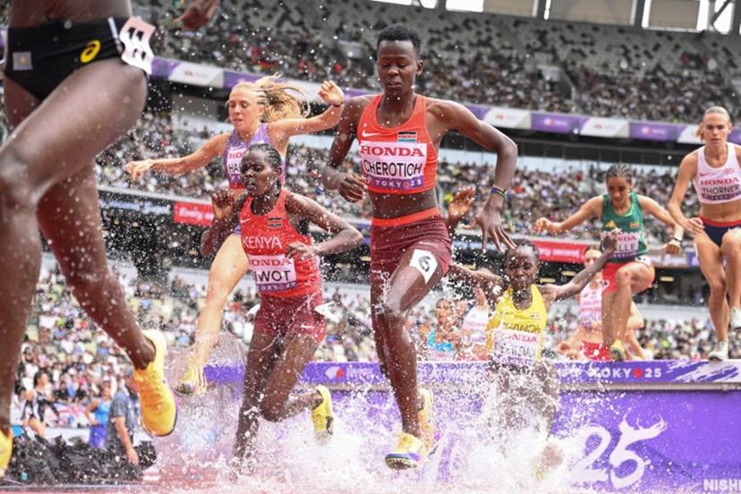 Athletes including Kenya's athlete Faith Cherotich (C) compete in the women's 3000m steeplechase heats during the World Athletics Championships in Tokyo on September 15, 2025.  Kirill KUDRYAVTSEV / AFP