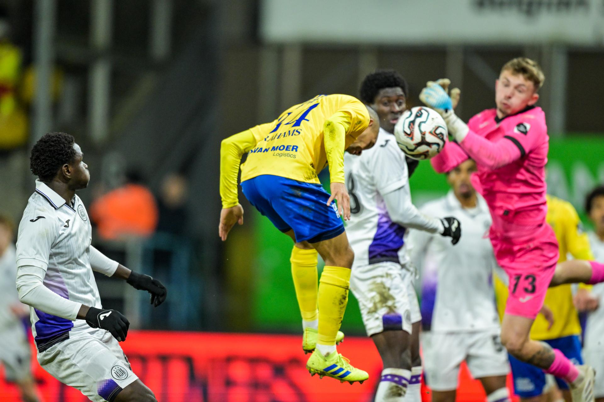 Beveren's Kurt Abrahams scores a goal during a soccer game between SK Beveren and RSCA Futures, Friday 12 December 2025 in Beveren, on day 17 of the 2025-2026 'Challenger Pro League' 1B second division of the Belgian championship. BELGA PHOTO DAVID PINTENS