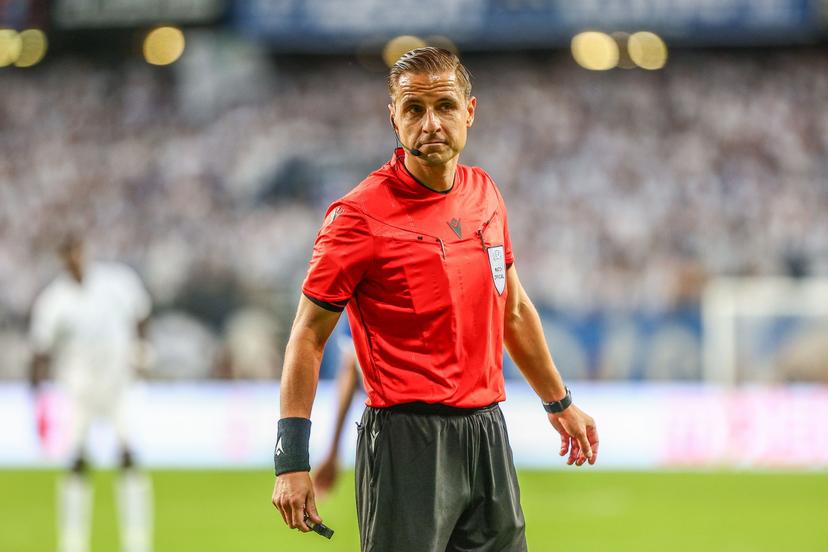 Referee Donatas Rumsas pictured during a game between Poland's Lech Poznan and Belgian soccer team KRC Genk, on Thursday 21 August 2025 in Poznan, Poland. The game is a first leg of the play-off round for the UEFA Europa League competition. BELGA PHOTO PATRYK PINDRAL/NEWSPIX - POLAND OUT -