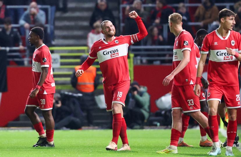 Antwerp's Vincent Janssen celebrates after scoring during a soccer match between Royal Antwerp FC and KRC Genk, Sunday 07 December 2025 in Antwerp, on day 17 of the 2025-2026 'Jupiler Pro League' first division of the Belgian championship. BELGA PHOTO VIRGINIE LEFOUR