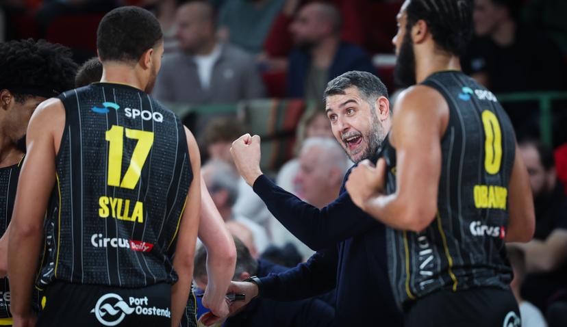 Oostende's head coach Georgios Dedas gestures during a basketball match between Spirou Charleroi and BC Oostende, Friday 17 October 2025 in Charleroi, on day 4 of the 'BNXT League' Belgian/ Dutch first division basket championship. BELGA PHOTO VIRGINIE LEFOUR