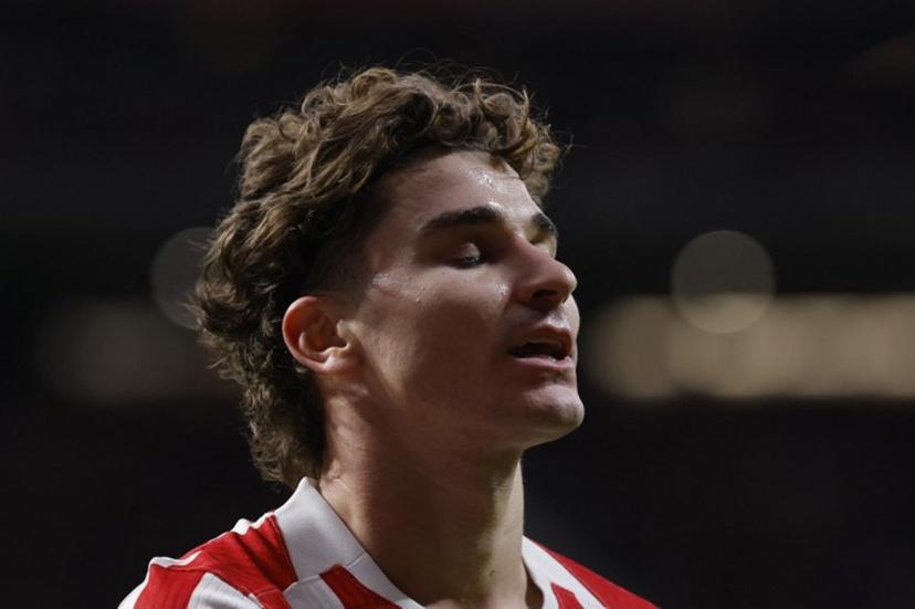Atletico Madrid's Argentine forward #19 Julian Alvarez reacts during the Spanish league football match between Club Atletico de Madrid and Levante UD at Metropolitano Stadium in Madrid on November 8, 2025.  Oscar DEL POZO / AFP
