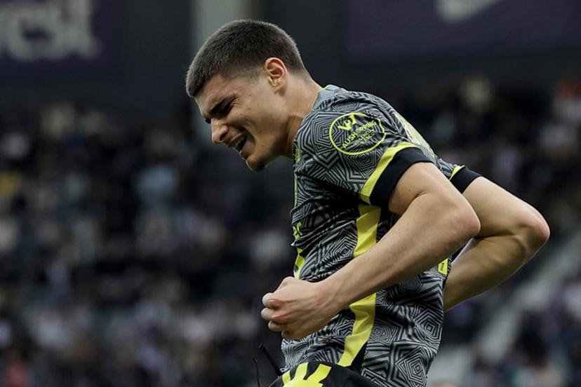 Lille's Belgian forward #19 Matias Fernandez-Pardo celebrates after scoring his team's first goal during the French L1 football match between Toulouse FC and Lille OSC at The TFC Stadium in Toulouse, southwestern France, on April 12, 2025.  Valentine CHAPUIS / AFP