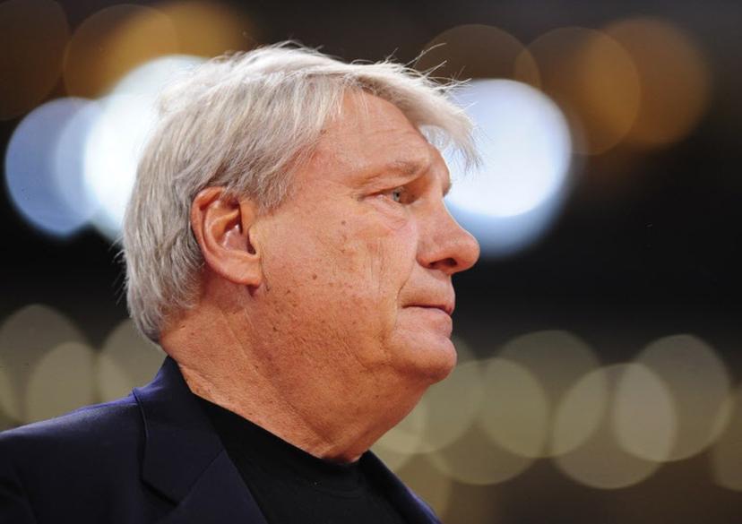 Golden State Warriors coach Don Nelson watches the action as the Warriors play the Milwaukee Bucks during an NBA preseason exhibition game in Beijing on 18 October, 2008 at the Beijing Basketball Arena. The Golden State Warriors defeated the Milwaukee Bucks 109-108. AFP PHOTO/Frederic J. BROWN  FREDERIC J. BROWN / AFP