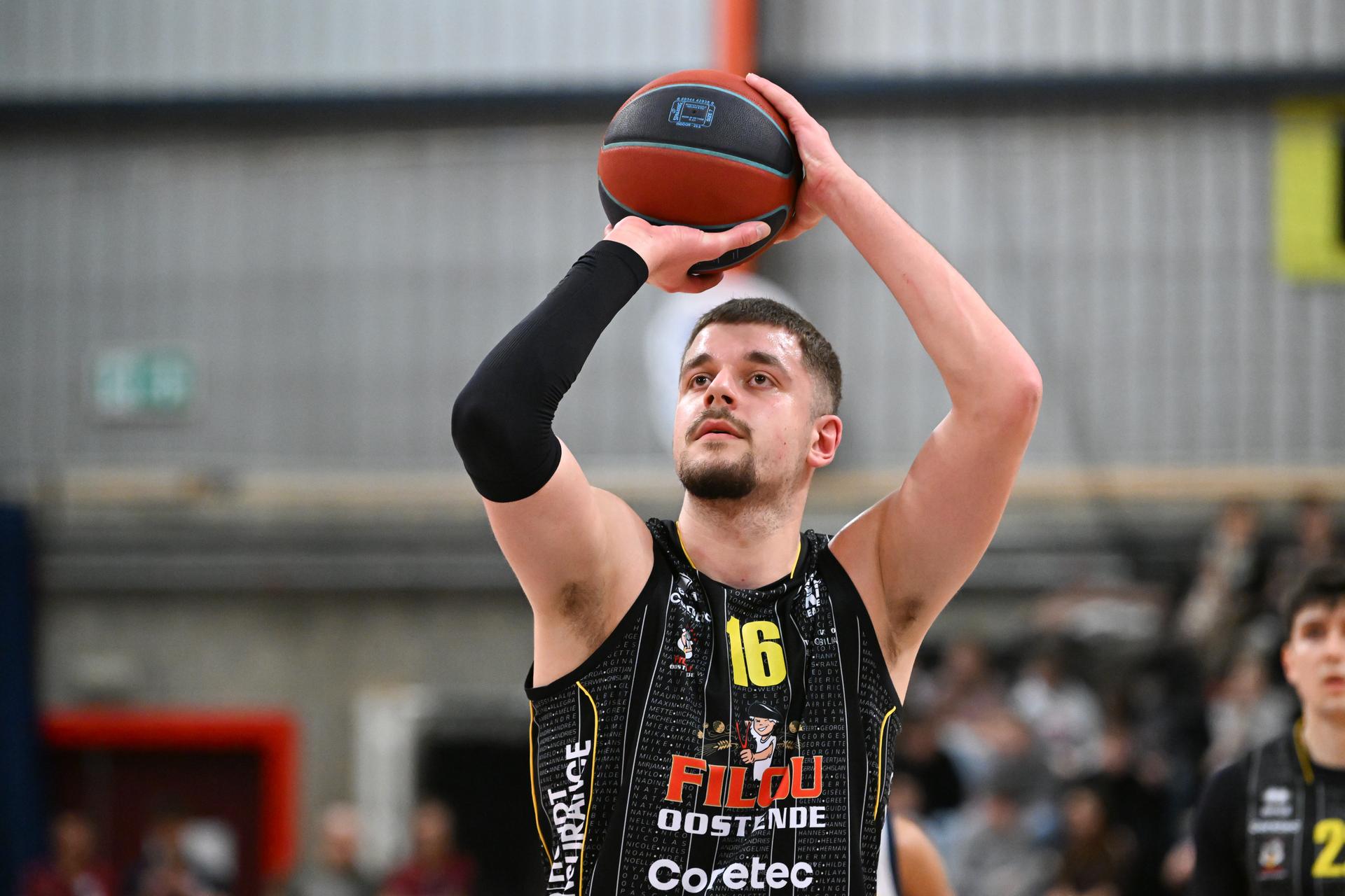 Oostende's Haris Bratanovic pictured in action during a basketball match between Limburg United and BC Oostende, Friday 13 February 2026 in Hasselt, on day 19 of the 'BNXT League' Belgian/ Dutch first division basket championship. BELGA PHOTO JILL DELSAUX