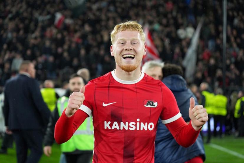 AZ Alkmaar's Dutch forward Mexx Meerdink reacts at the end of the UEFA Conference League quarter-final second-leg football match between AZ Alkmaar amnd RSC Anderlecht at AZ Stadium in Alkmaar on April 20, 2023.  Ed van de Pol / ANP / AFP