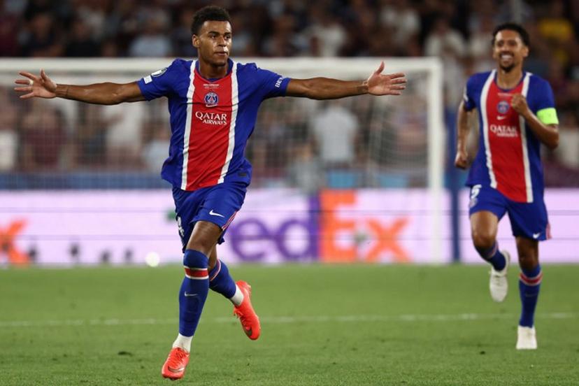 Paris Saint-Germain's French midfielder #14 Desire Doue celebrates scoring the 2-1 goal with his teammates during the UEFA Supercup football match between Champions League winners Paris Saint Germain (PSG) and Europa League winners Aston Villa in Salzburg, Austria on August 12, 2026.  FRANCK FIFE / AFP