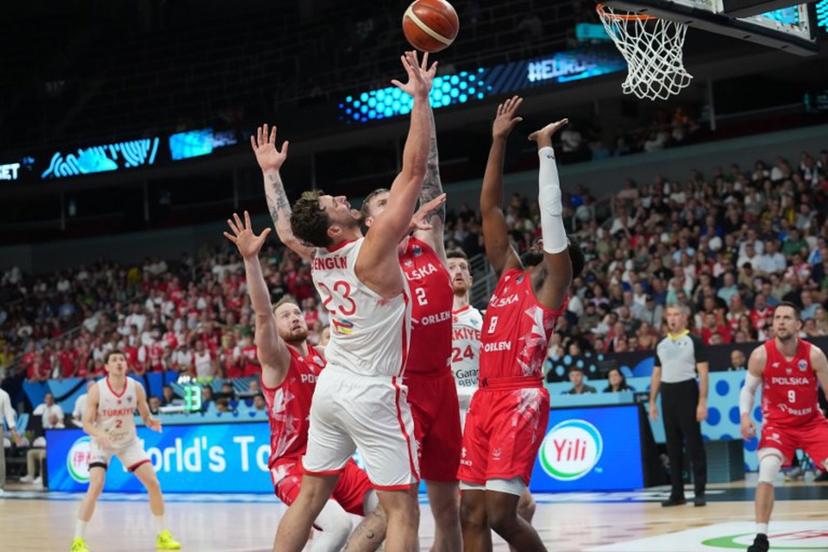 Turkey's power forward #23 Alperen Sengun vies for the ball during the FIBA EuroBasket 2025 quarter-final basketball match between Turkey and Poland in Riga, Latvia, on September 9, 2025.  Gints Ivuskans / AFP