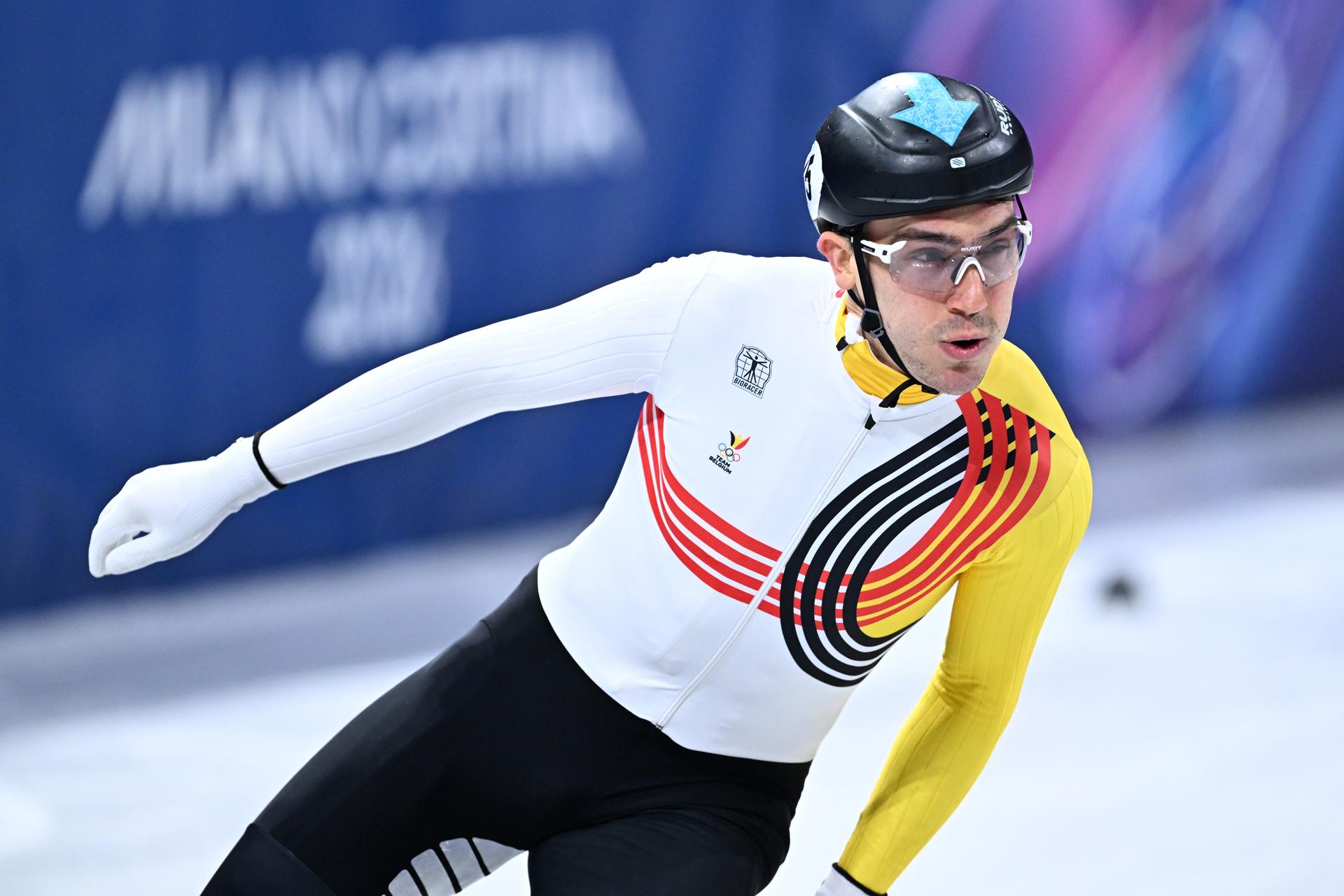 Belgian shorttrack skater Stijn Desmet pictured in action during the Final of the Mixed Team Relay of the Short Track Speed Skating competition at the Milano Cortina 2026 Olympic Winter Games, on Tuesday 10 February 2026 in Milan, Italy. The XXV Winter Olympics take place from 6 to 22 February 2026 in Italy. BELGA PHOTO JASPER JACOBS