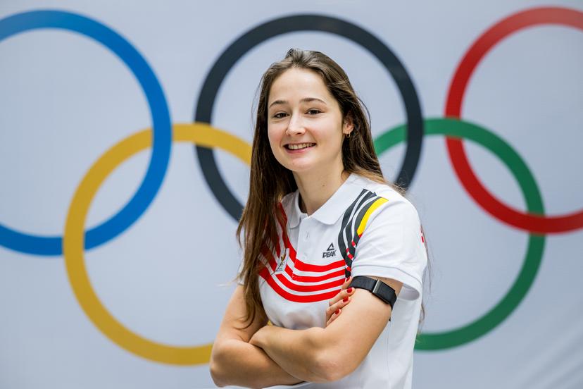 Belgian speed skater Fran Vanhoutte poses for the photographer at a press conference of the Belgian Olympic and Interfederal Committee (COIB) before the Milano Cortina 2026 Olympic Winter Games, on Saturday 07 February 2026 in Milan, Italy. The XXV Winter Olympics take place from 6 to 22 February 2026 in Italy. BELGA PHOTO JASPER JACOBS