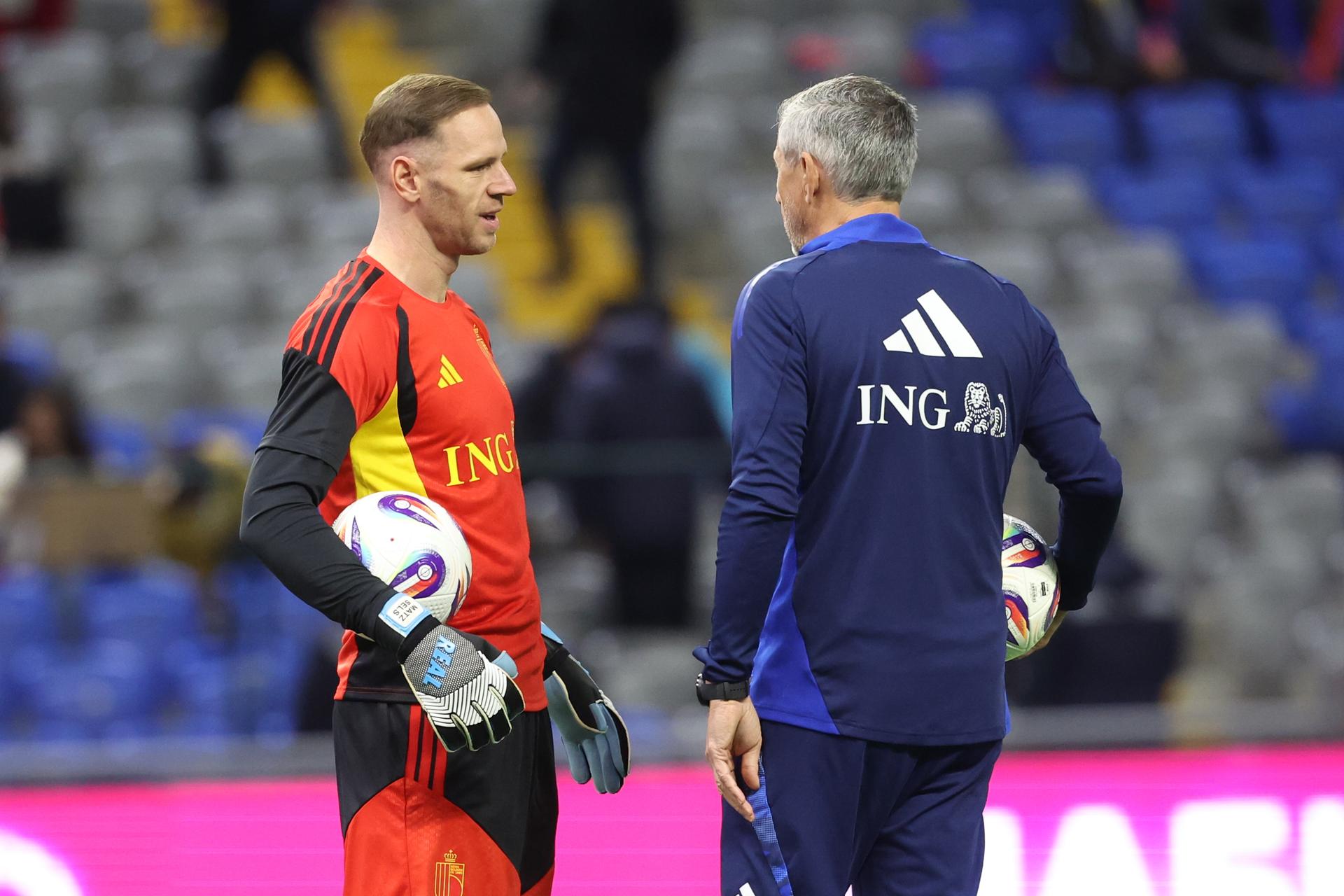 Belgium's goalkeeper Matz Sels and Belgium's goalkeeper coach Guy Martens pictured in action during the warming-up for a soccer game between Kazakhstan and Belgium's Red Devils, Saturday 15 November 2025 in Astana, Kazakhstan, qualification game 7/8 for the 2026 FIFA World Cup. BELGA PHOTO VIRGINIE LEFOUR