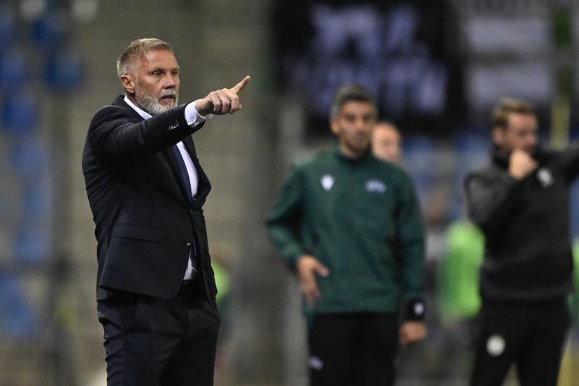Genk's head coach Thorsten Fink reacts during a soccer game between Belgian KRC Genk and Hungarian Ferencvarosi TC, on Thursday 02 October 2025, in Genk, in the second game (out of 8) in the league phase of the UEFA Europa League competition. BELGA PHOTO JOHAN EYCKENS