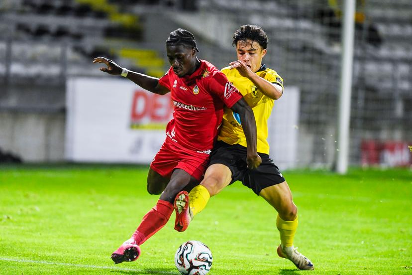 Olympic's Cisse Mohamed and Lierse's Dylan Demuynck pictured in action during a soccer game between Lierse SK and Royal Olympic Charleroi, Sunday 28 September 2025 in Lier, on day 8 of the 2025-2026 'Challenger Pro League' 1B second division of the Belgian championship. BELGA PHOTO GOYVAERTS