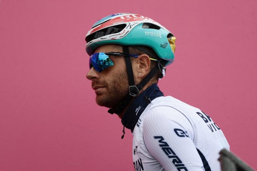 Bahrain Victorious' Italian rider Damiano Caruso prepares before the 6th stage of the 108th Giro d'Italia cycling race 227kms from Potenza to Naples on May 15, 2025.  Luca Bettini / AFP