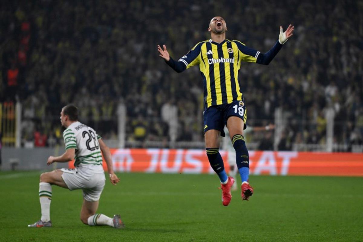 Fenerbahce's Moroccan forward #19 Youssef En-Nesyri reacts during the UEFA Europa League 5 round day football match between Ferencvarosi TC and Fenerbahce at the Chobani Stadium in Istanbul, on November 27, 2025.  Yasin AKGUL / AFP
