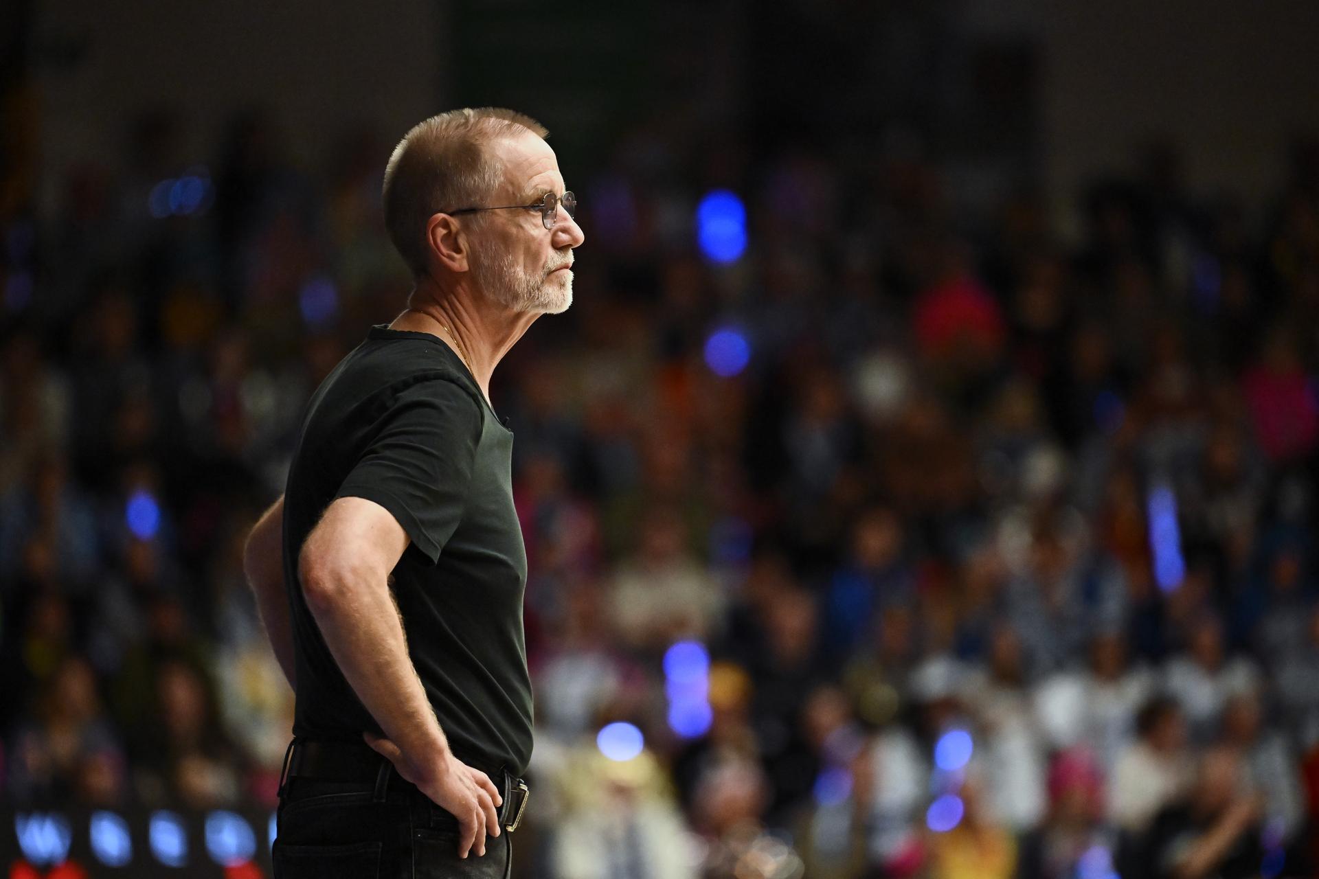 Aalst's head coach Eddy Casteels pictured during a basketball match between Okapi Aalst and Kangoeroes Mechelen, Saturday 01 March 2025 in Aalst, on day 24 of the 'BNXT League' Belgian and Dutch first division basket championships. BELGA PHOTO MAARTEN STRAETEMANS