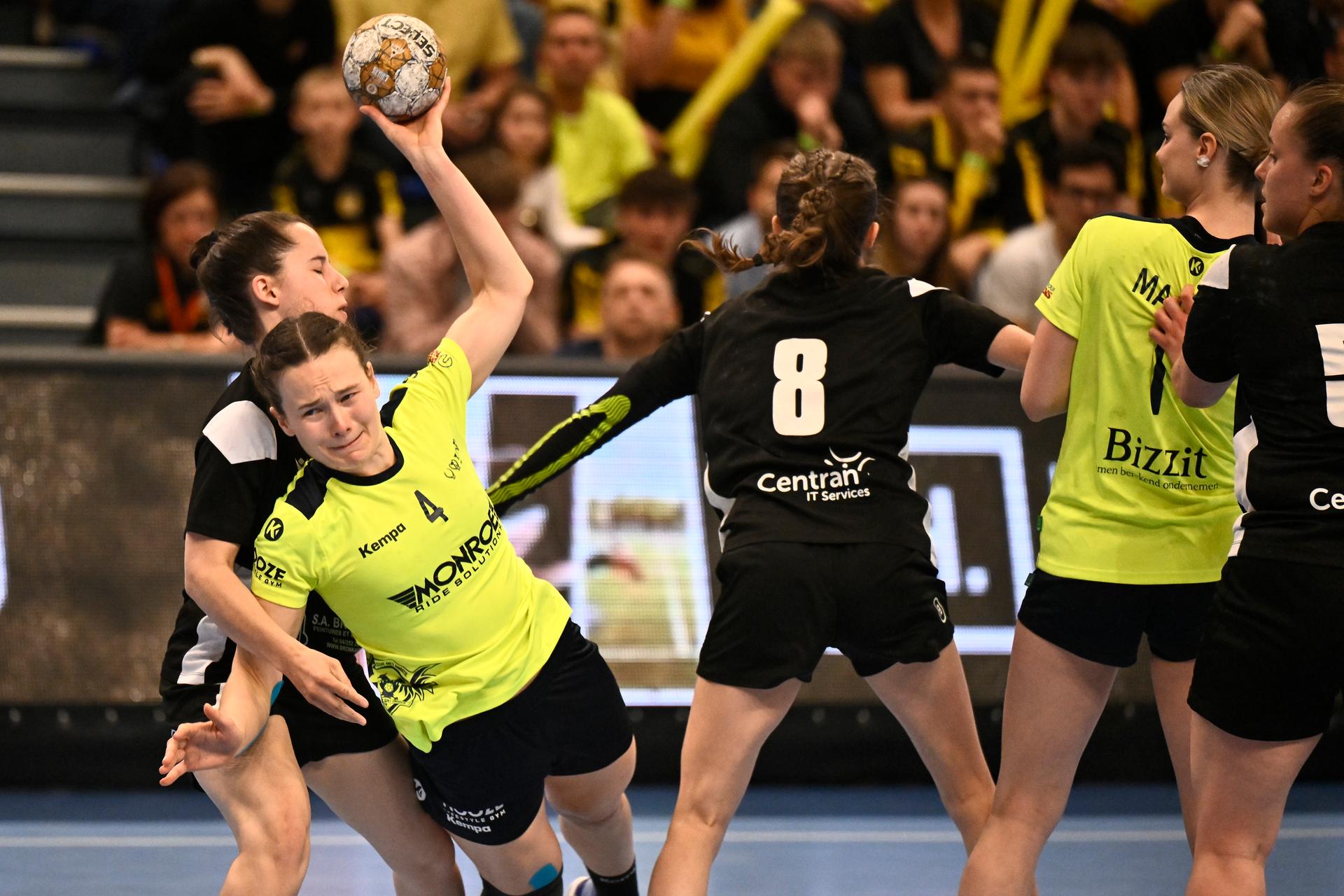 HB Sint-Truiden's Estelle Ghijsens fights for the ball during a handball game between HC Sprimont and HB Sint-Truiden, Saturday 19 April 2025, in Hasselt, the women's final of the Belgian handball cup. BELGA PHOTO JOHAN EYCKENS