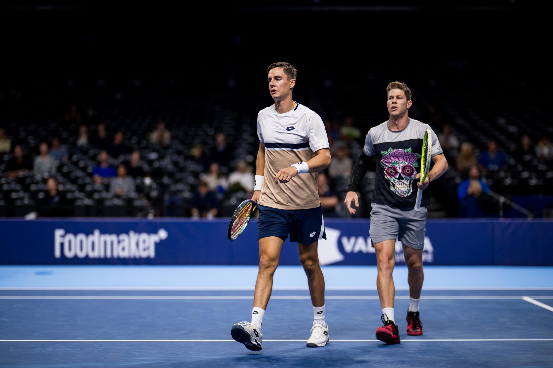 Belgian Joran Vliegen and Uruguayan Ariel Behar pictured in action during the European Open ATP tennis tournament in Brussels, on Monday 13 October 2025. This year's edition of the tournament is taking place from 12 to 19 October 2025. BELGA PHOTO JASPER JACOBS