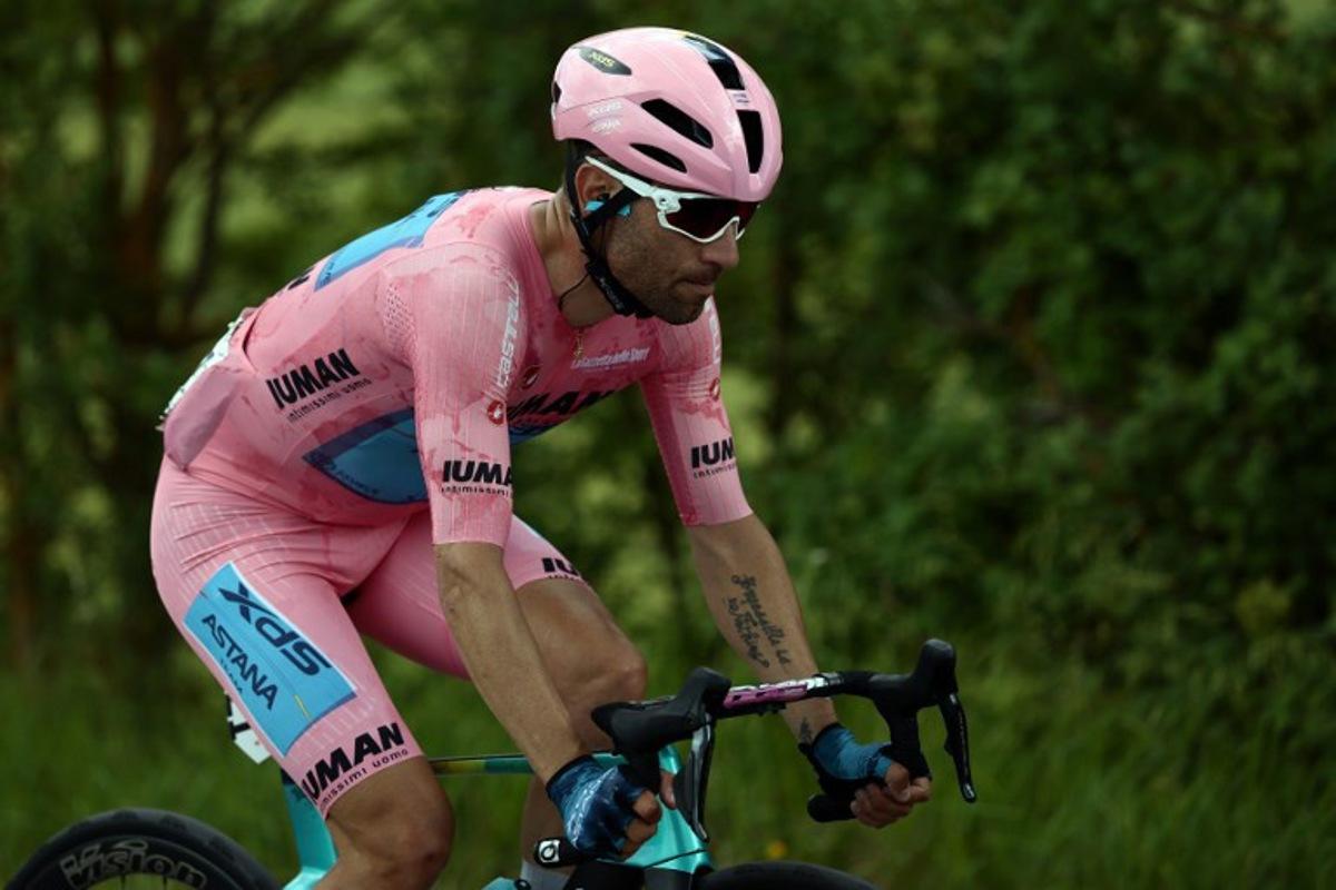 XDS Astana Team's Italian rider Diego Ulissi rides in the pack during the 9th stage of the 108th Giro d'Italia cycling race of 181kms from Gubbio to Siena on May 18, 2025.  Luca Bettini / AFP