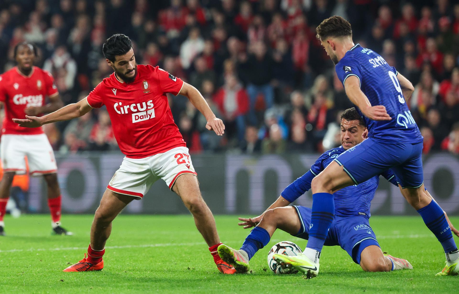 Standard's Mohammed El Hankouri and Charleroi's Yassine Khalafi fight for the ball during a soccer match between Standard de Liege and Sporting Charleroi, Friday 31 October 2025 in Liege, on day 13 of the 2025-2026 'Jupiler Pro League' first division of the Belgian championship. BELGA PHOTO VIRGINIE LEFOUR