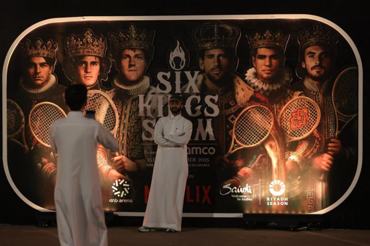 People arrive for the Six Kings Slam exhibition tennis tournament in Riyadh on October 16, 2025.  Fayez NURELDINE / AFP
