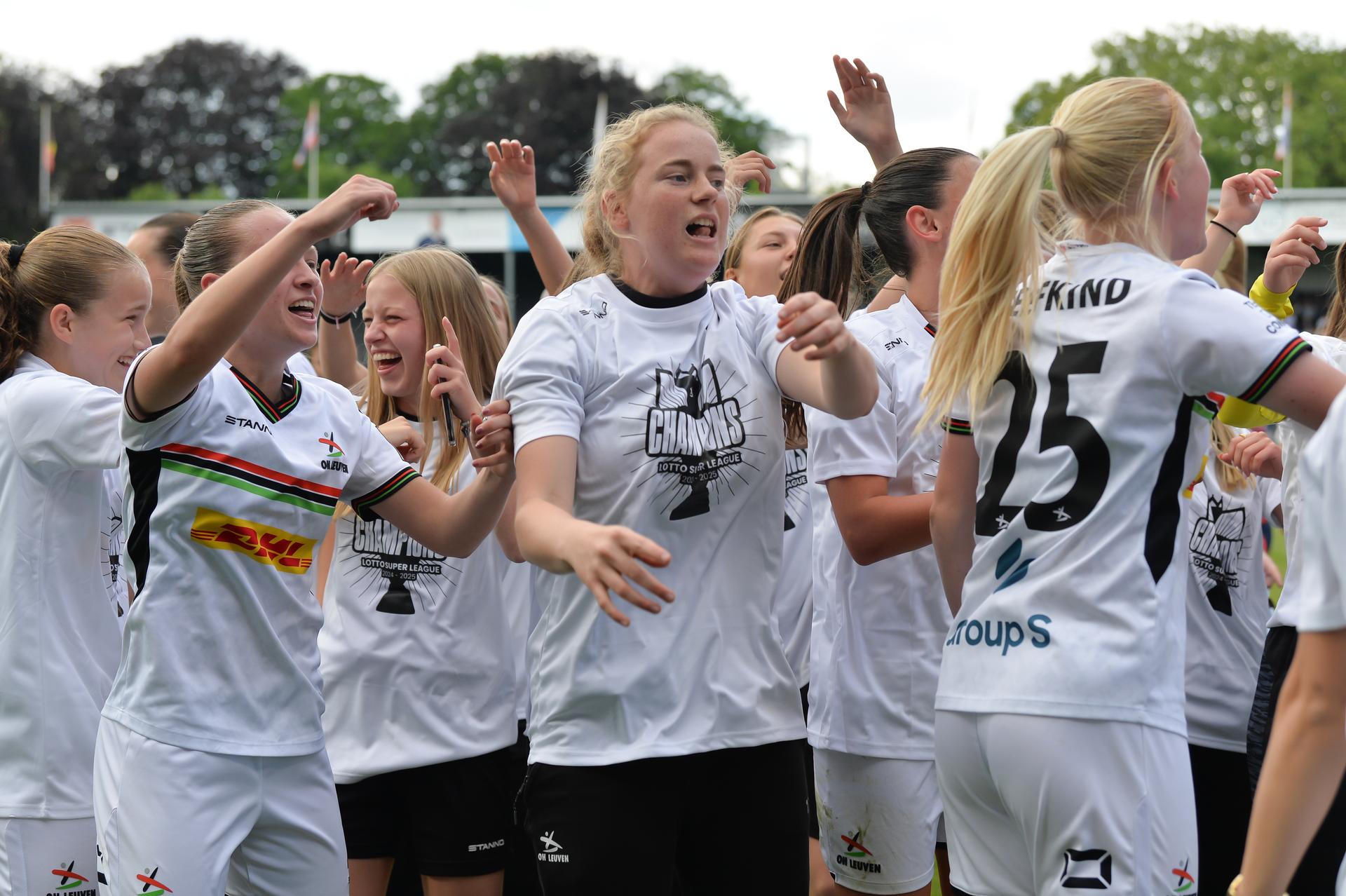 OHL's players celebrate the championship, after winning a soccer match between Oud-Heverlee Leuven and RSCA Women, Saturday 17 May 2025 in Heverlee, on day 6 (out of 6) of the Play-offs of the 2024-2025 'Super League Women' first division of the Belgian championship. BELGA PHOTO JILL DELSAUX