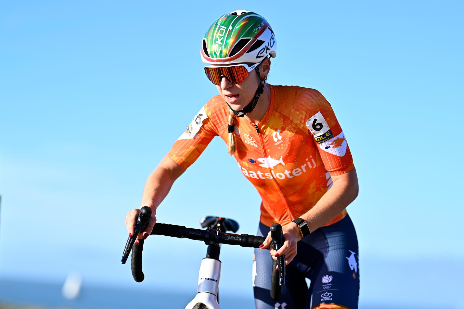 Dutch Inge van der Heijden pictured in action during the elite women race at the UEC Cyclocross European Championships, Saturday 08 November 2025, in Middelkerke. BELGA PHOTO JASPER JACOBS