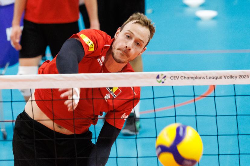 Belgium's Sam Deroo pictured in action during the media day of the Red Dragons, Belgian national men's volleyball team, ahead of the World Championship, in Roeselare, on Thursday 04 September 2025. The FIVB 2025 Volleyball World Championship take place from 12 to 28 September in the Philippines. BELGA PHOTO KURT DESPLENTER