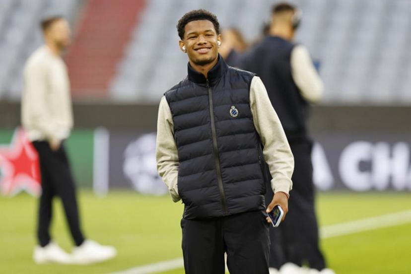 Club Brugge's South African forward #84 Shandre Campbell inspects the pitch on October 21, 2025 in Munich, southern Germany, on the eve of the the UEFA Champions League football match between FC Bayern Munich and Club Brugge.  Alexandra BEIER / AFP