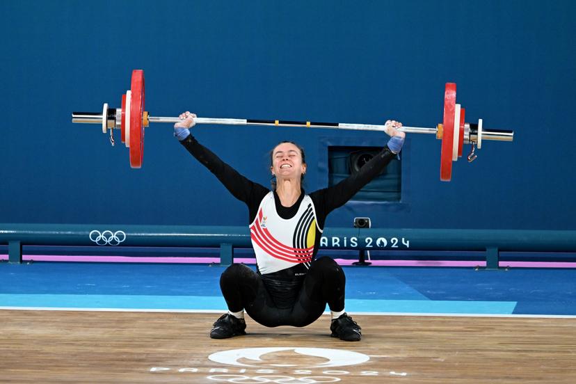 Belgian weight lifter Nina Sterckx pictured in action during the women's -49kg competition of the weightlifting event at the Paris 2024 Olympic Games, on Wednesday 07 August 2024 in Paris, France. The Games of the XXXIII Olympiad are taking place in Paris from 26 July to 11 August. The Belgian delegation counts 165 athletes competing in 21 sports. BELGA PHOTO ANTHONY BEHAR   **  ** *** BELGIUM ONLY ***