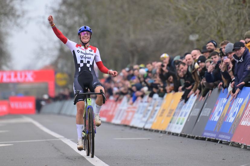 Dutch Lucinda Brand and pictured crossing the finish line of the women's elite race of the 6th stage (out of 12) of the world cup cyclocross, in Koksijde Sunday 21 December 2025. BELGA PHOTO DAVID PINTENS