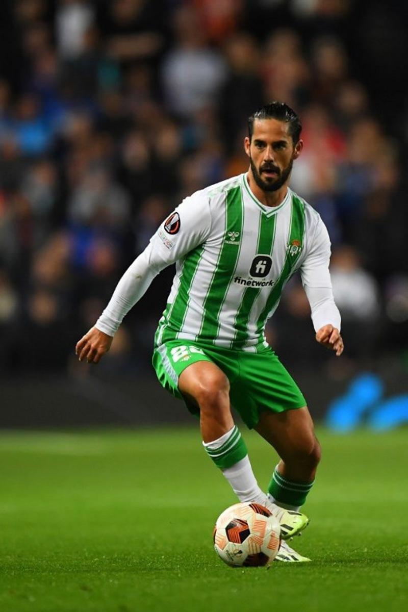 Real Betis' Spanish midfielder #22 Isco controls the ball during the UEFA Europa League group C football match between Glasgow Rangers and  Real Betis at Ibrox Stadium in Glasgow, Scotland, on September 21, 2023.   ANDY BUCHANAN / AFP