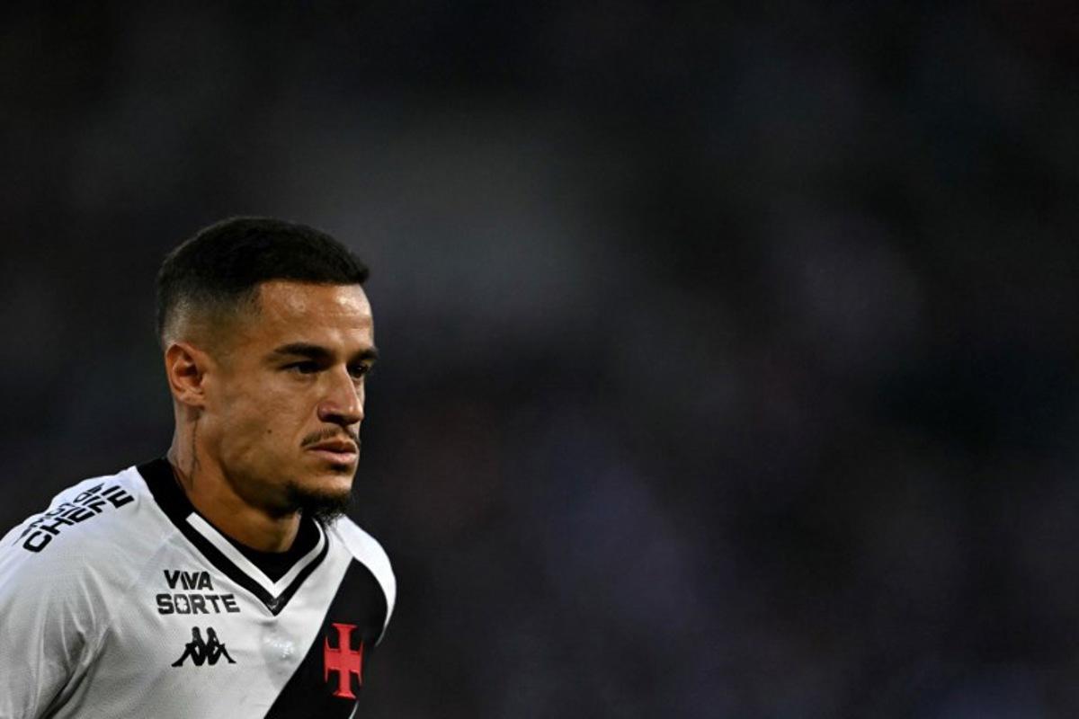 Vasco da Gama's midfielder #10 Philippe Coutinho looks on during the Brasileirao Serie A football match between Vasco da Gama and Flamengo at the Maracana stadium, in Rio de Janeiro, Brazil, on September 21, 2025.  Mauro PIMENTEL / AFP