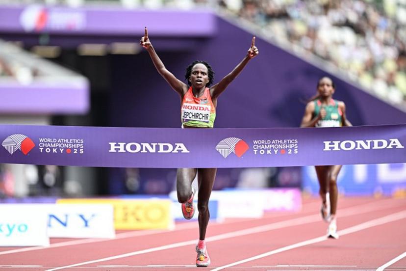 Kenya's Peres Jepchirchir celebrates as she crosses the finish line to win the women's marathon final during the World Athletics Championships in Tokyo on September 14, 2025.  Jewel SAMAD / AFP