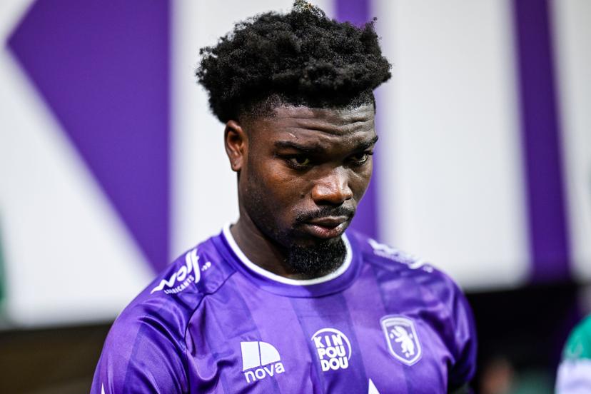 Beerschot's Loic Mbe Soh looks dejected during a soccer game between Beerschot VA (1B) and RAAL La Louviere, a 1/8 final game in the Croky Cup Belgian soccer cup competition, Tuesday 02 December 2025 in Antwerp. BELGA PHOTO TOM GOYVAERTS