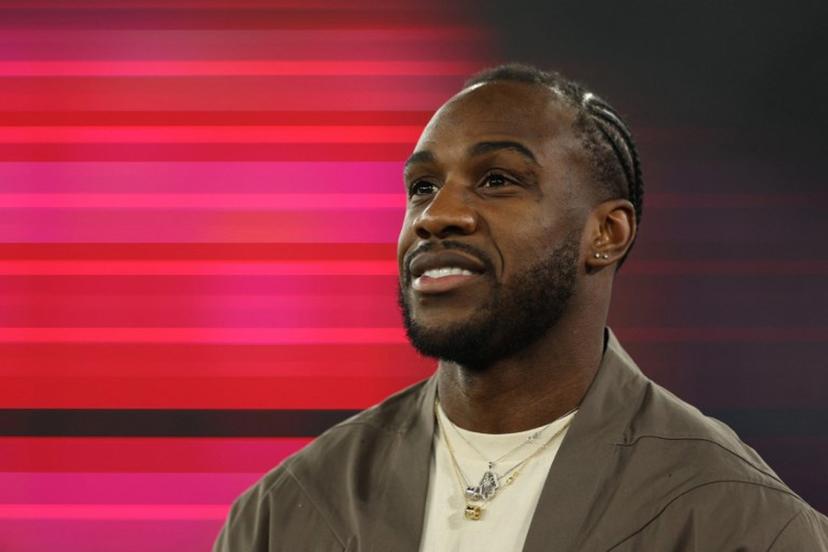 Recovering from car crash injuries, West Ham United's English striker Michail Antonio comes out for the fans ahead of kick-off in the English Premier League football match between West Ham United and Newcastle United at the London Stadium, in London on March 10, 2025.  Adrian Dennis / AFP
