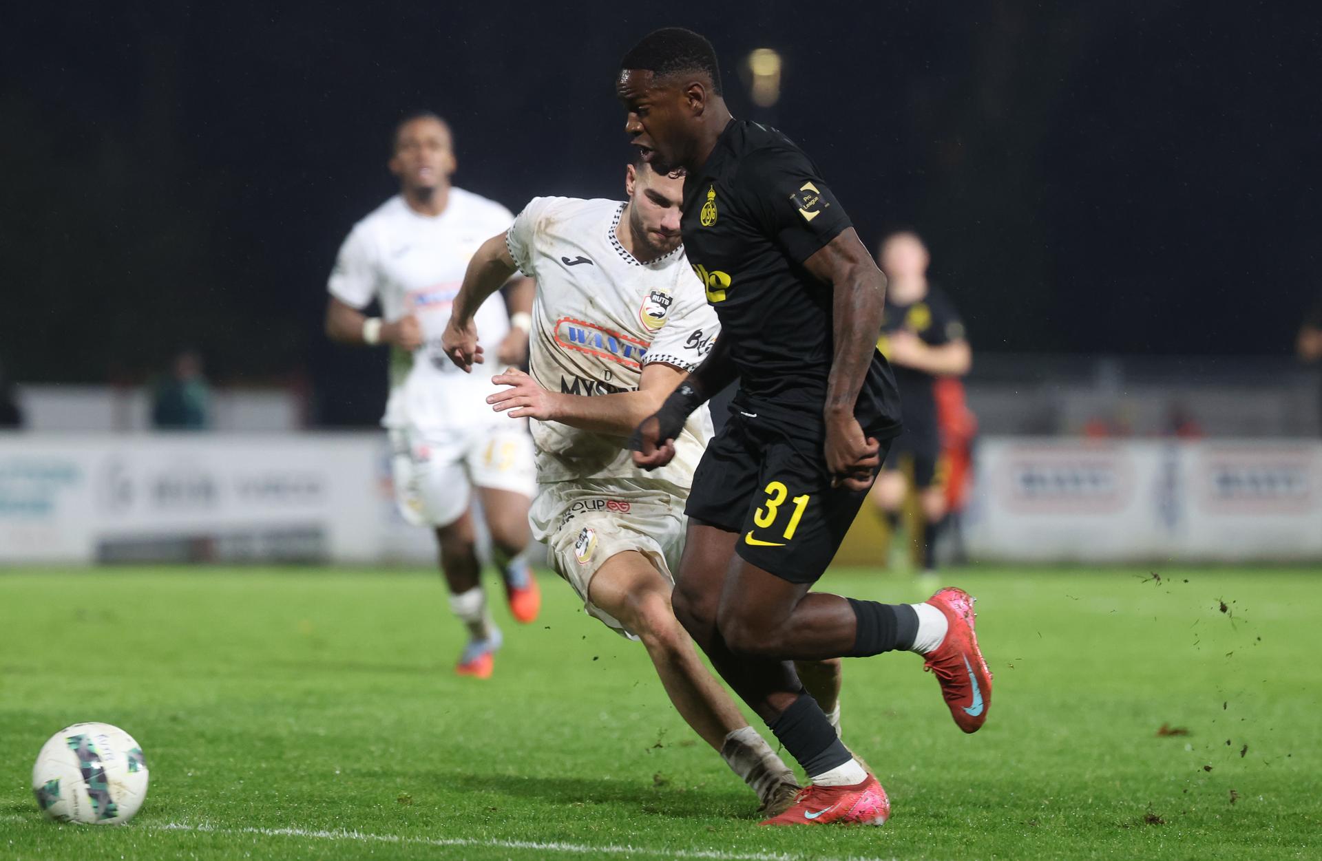 Union's Cristian Makate Bokoya fights for the ball during a soccer game between Tubize-Braine (1N) and Royale Union Saint-Gilloise, in the 1/16 final of the Croky Cup Belgian cup, Wednesday 29 October 2025 in Tubize. BELGA PHOTO VIRGINIE LEFOUR
