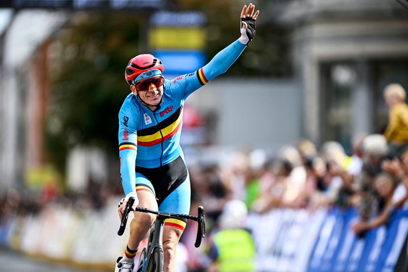 Belgium Ken De Feyter (MC5) celebrates as he crosses the finish line of the UCI Para-cycling Road World Championships, Sunday 31 August 2025, in Ronse. The UCI Para-Cycling Road World Championships take place from 28 to 31 Augustus in Ronse. BELGA PHOTO JASPER JACOBS