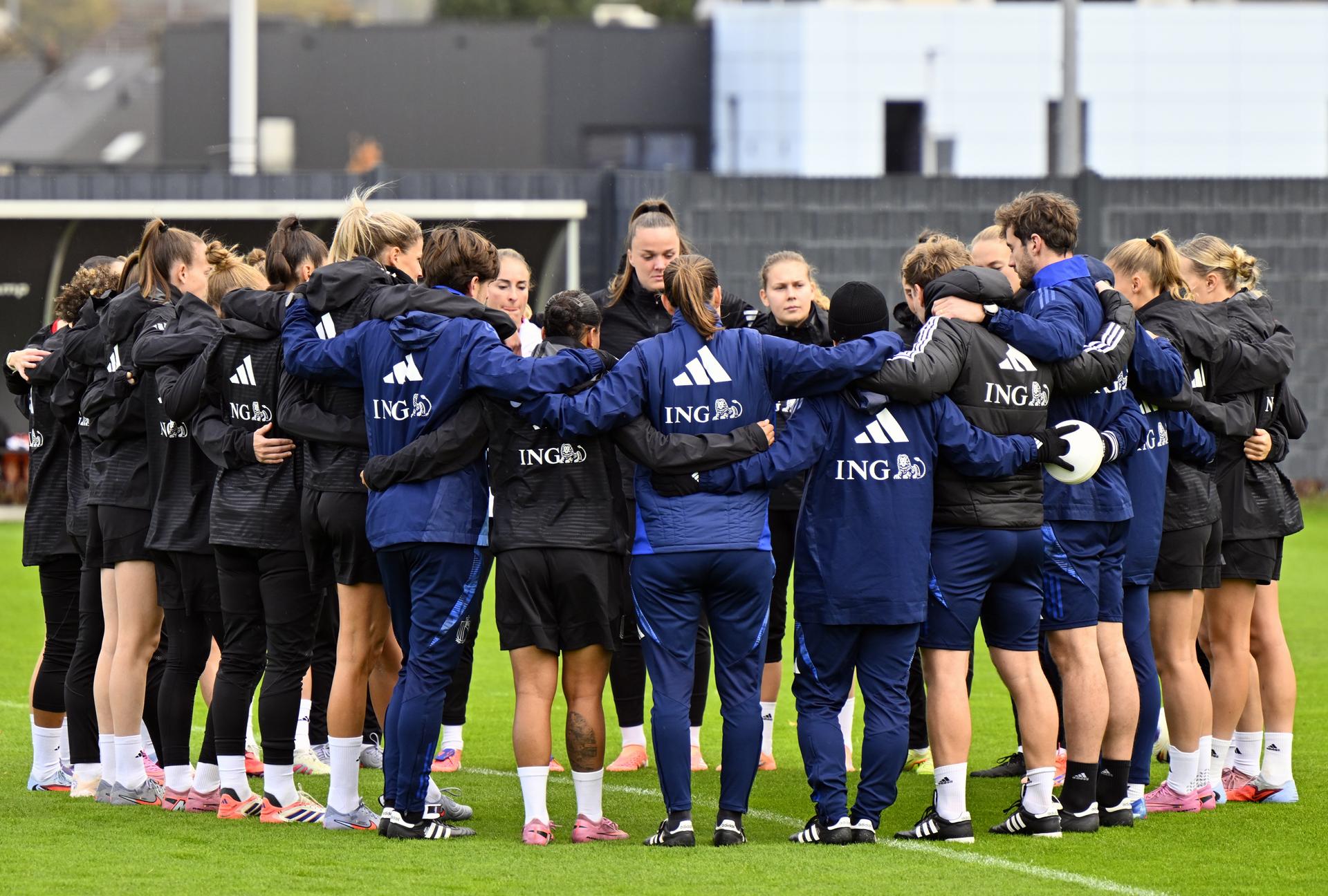 Red Flames players pictured at a training session of Belgium's national women's team the Red Flames ahead of Nations League soccer games against Ireland, the return leg in the Promotion/relegation play-off, on Monday 27 October 2025 in Tubize. Flames lost 4-2 the first leg. BELGA PHOTO ERIC LALMAND