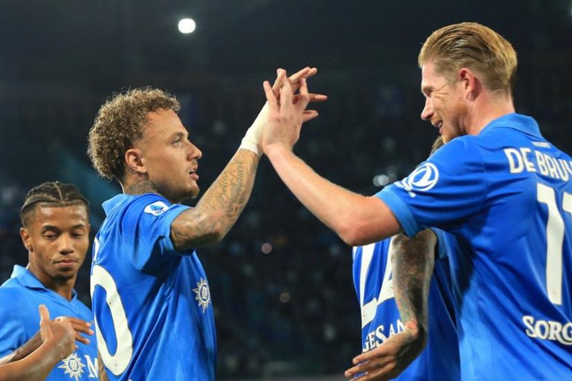 Napoli's Dutch forward #70 Noa Lang (L) celebrates with Napoli's Belgian midfielder #11 Kevin De Bruyne (R) after scoring a goal during the Italian Serie A football match between Napoli and Frosinone Calcio at the Diego Armando Maradona Stadium in Naples, on October 10, 2026.  CARLO HERMANN / AFP