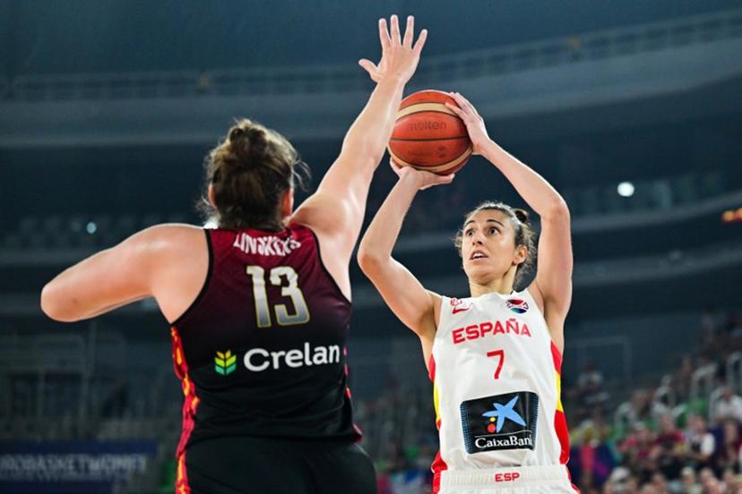 Spain's small forward Alba Torrens (R) fights for the ball with Belgium's center Kyara Linskens (L) during the FIBA Women's Eurobasket 2023 final basketball match between Spain and Belgium at the Arena Stozice in Ljubljana, Slovenia, on June 25, 2023.  Jure Makovec / AFP