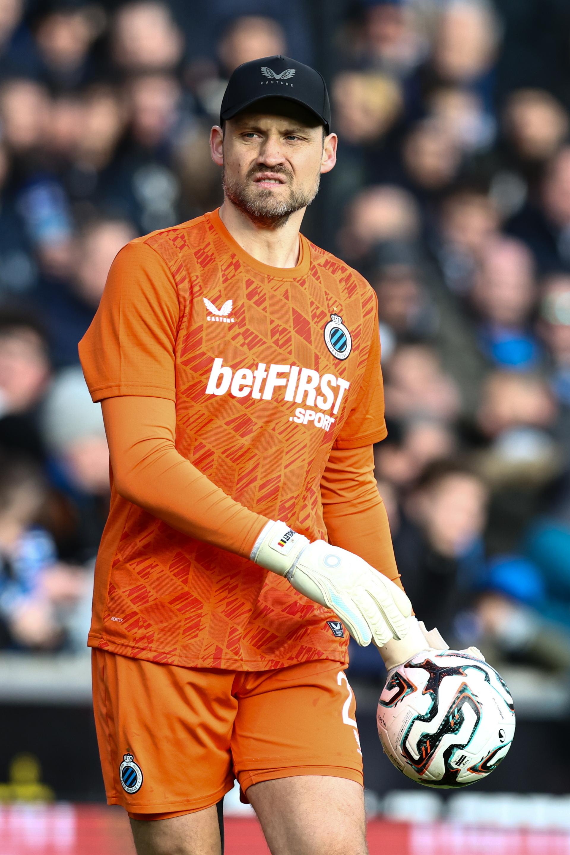 Club's goalkeeper Simon Mignolet pictured during a soccer match between Club Brugge and Royal Antwerp FC, Sunday 30 November 2025 in Brugge, on day 16 of the 2025-2026 'Jupiler Pro League' first division of the Belgian championship. BELGA PHOTO BRUNO FAHY