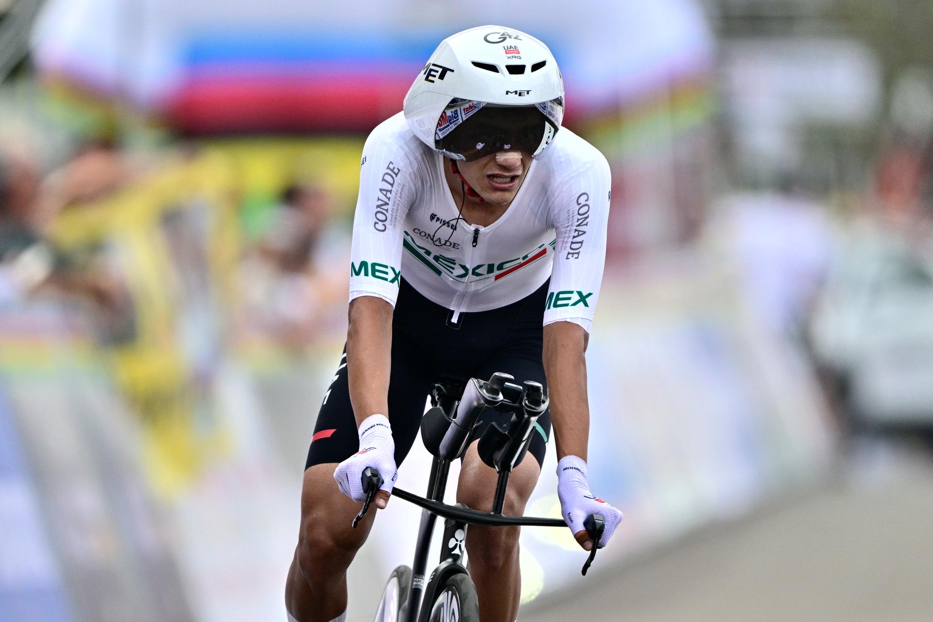 Mexican Isaac del Toro Romero pictured in action during the Men Elite Individual Time Trial race (40,8km) at the cycling road world championships, in Kigali, Rwanda, Sunday 21 September 2025. The 2025 UCI Road World Championships take place from 21 to 28 September in Kigali, Rwanda. BELGA PHOTO DIRK WAEM